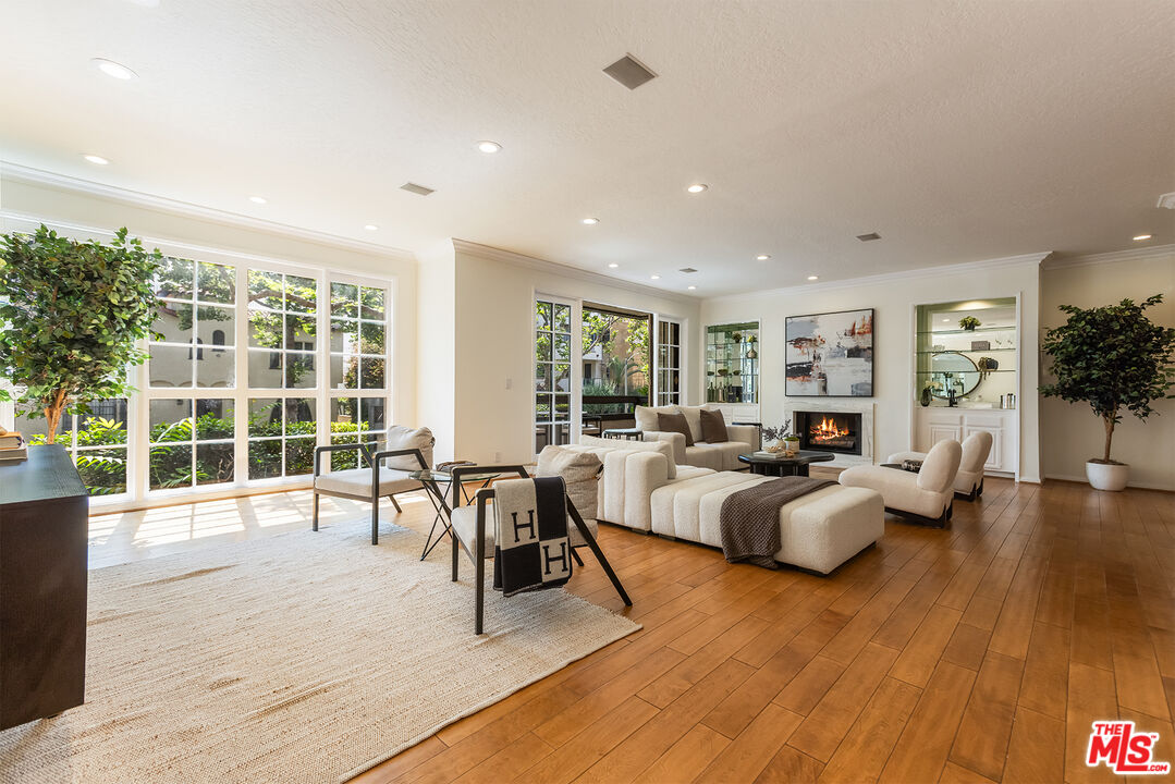 133 S Oakhurst Dr Unit: 104