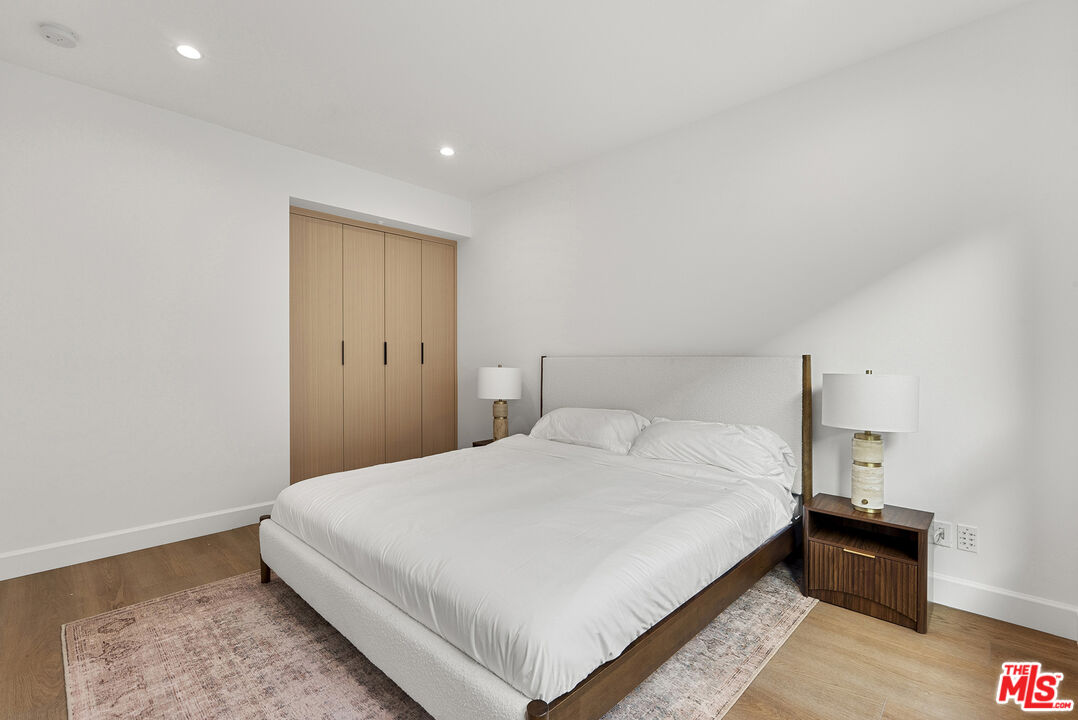 132 S Oakhurst Dr Unit: 4