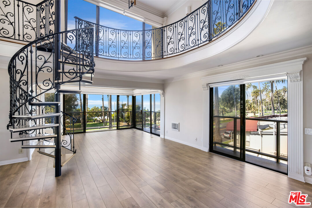 833 Ocean Ave Unit: 301