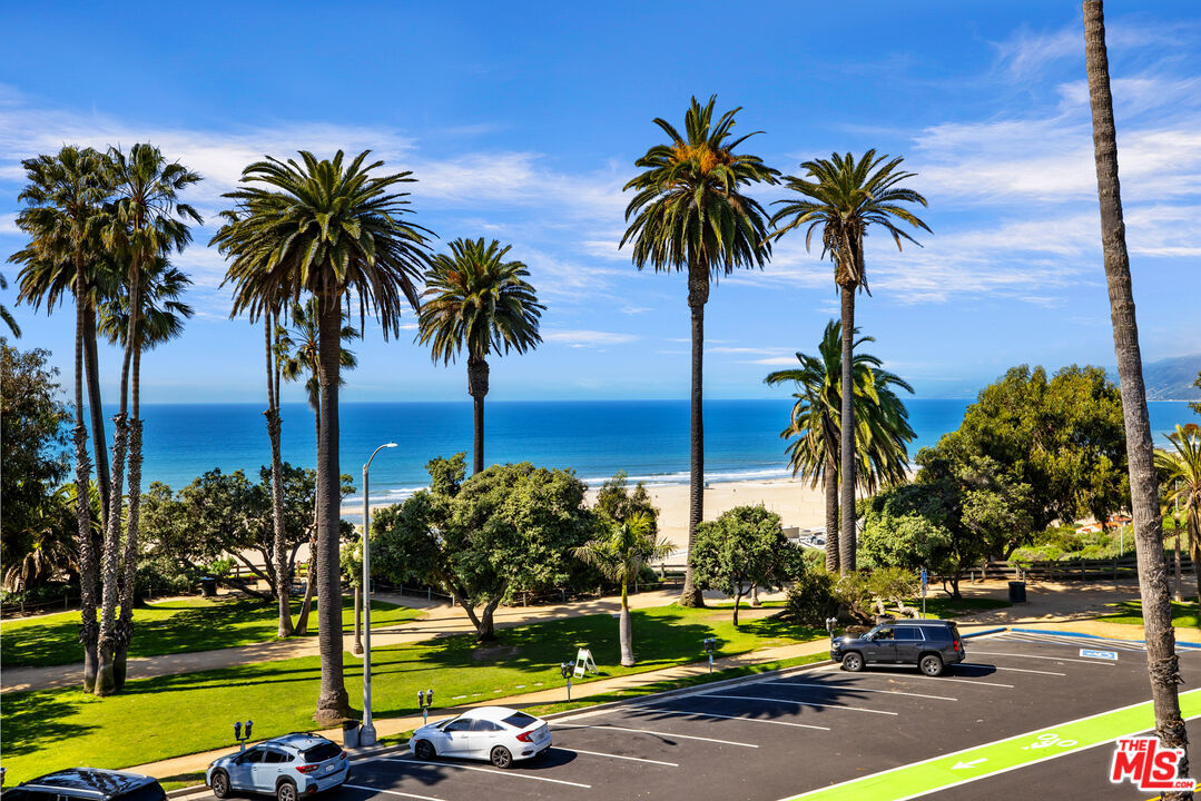 833 Ocean Ave Unit: 301