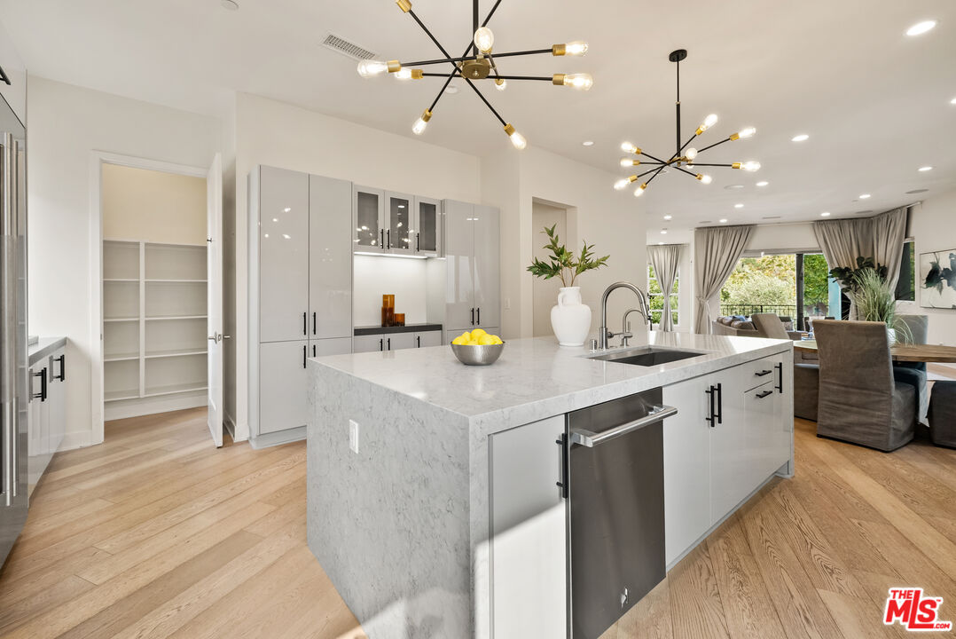 12667 Bluff Creek Dr