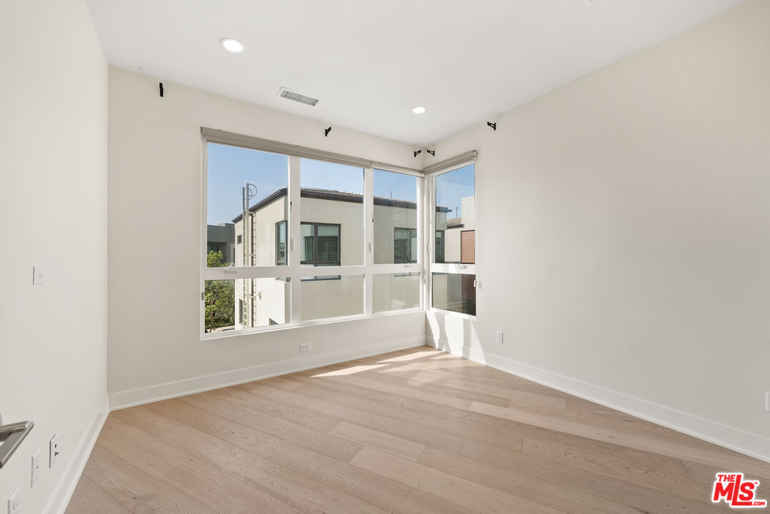 12667 Bluff Creek Dr