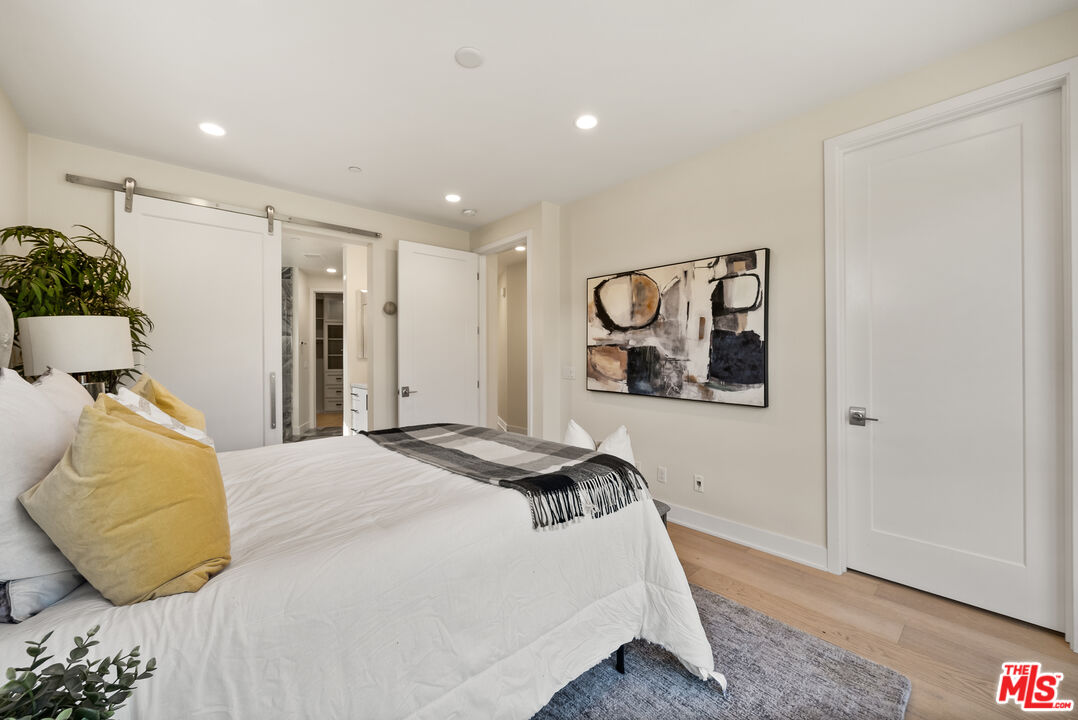 12667 Bluff Creek Dr