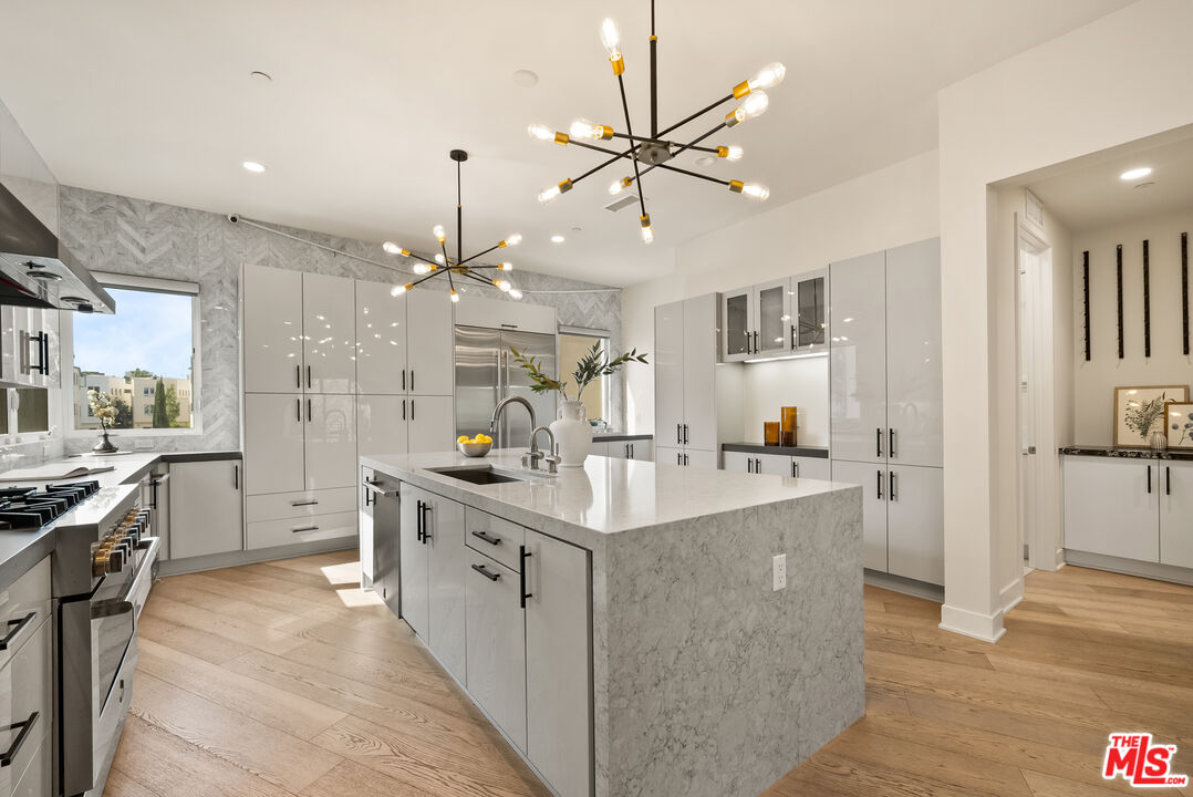 12667 Bluff Creek Dr