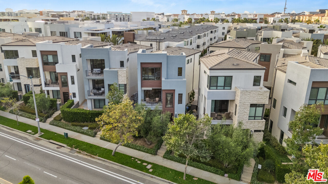 12667 Bluff Creek Dr