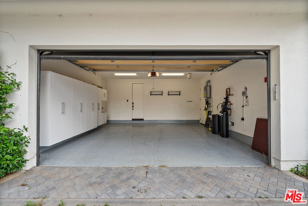 12667 Bluff Creek Dr