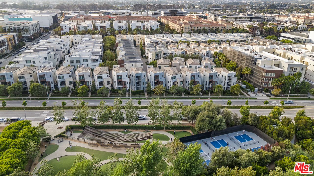 12667 Bluff Creek Dr