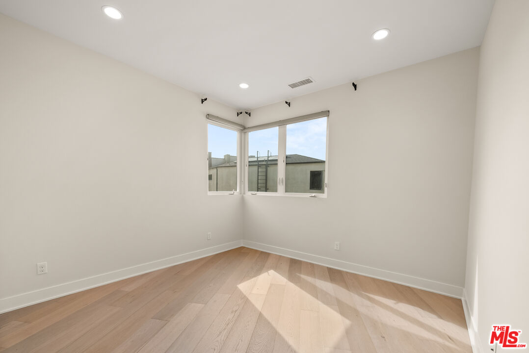 12667 Bluff Creek Dr