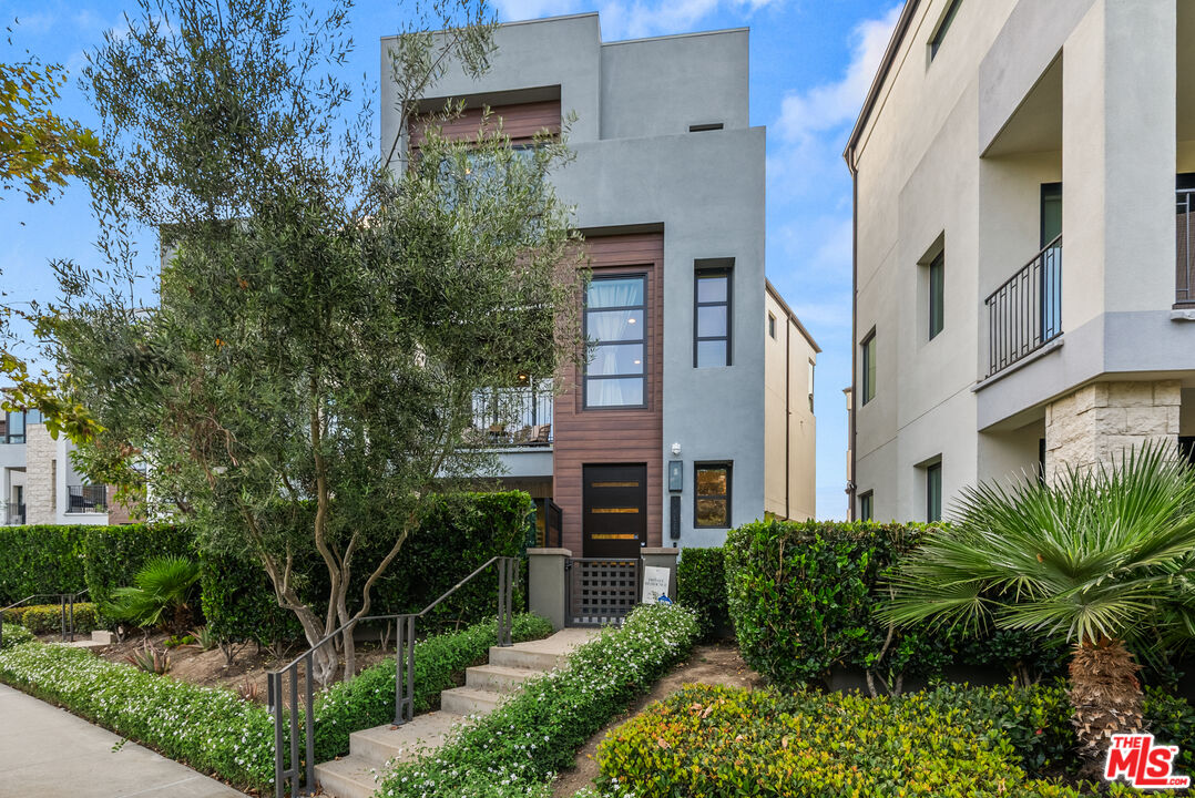 12667 Bluff Creek Dr