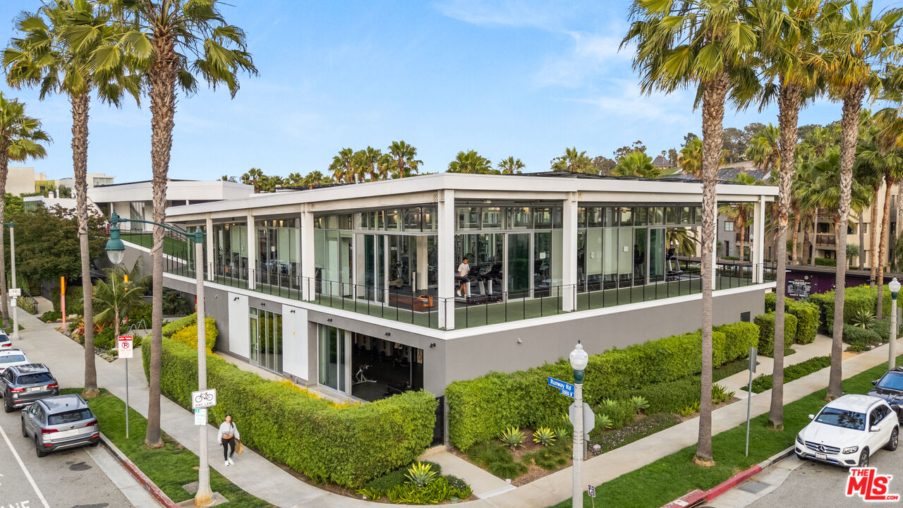 12667 Bluff Creek Dr