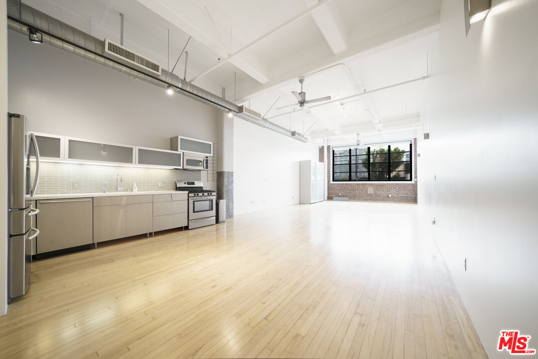 1850 Industrial St Unit: 113