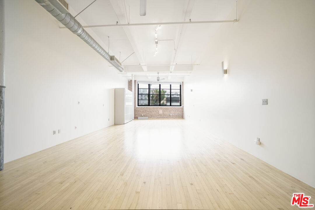 1850 Industrial St Unit: 113