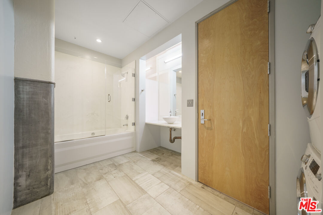 1850 Industrial St Unit: 113