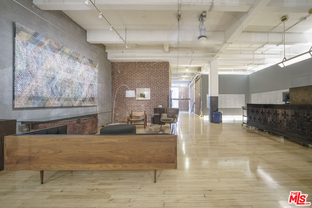 1850 Industrial St Unit: 113