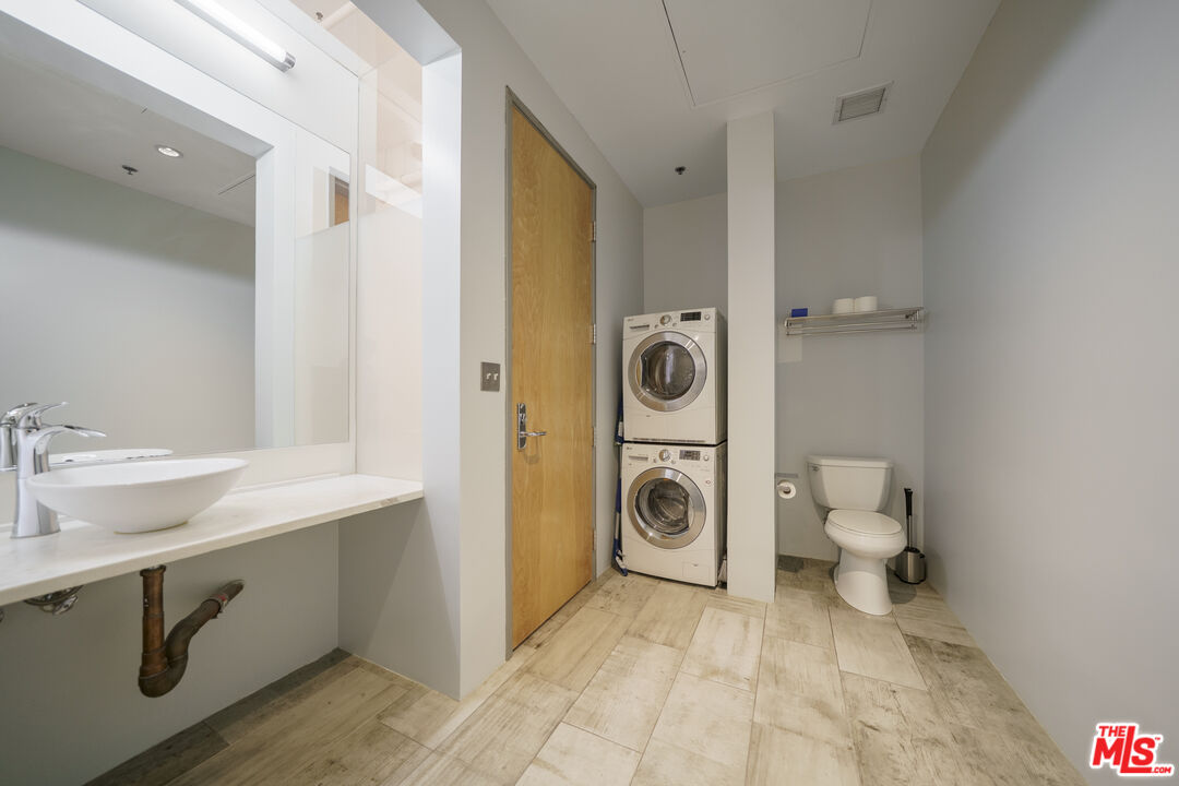 1850 Industrial St Unit: 113