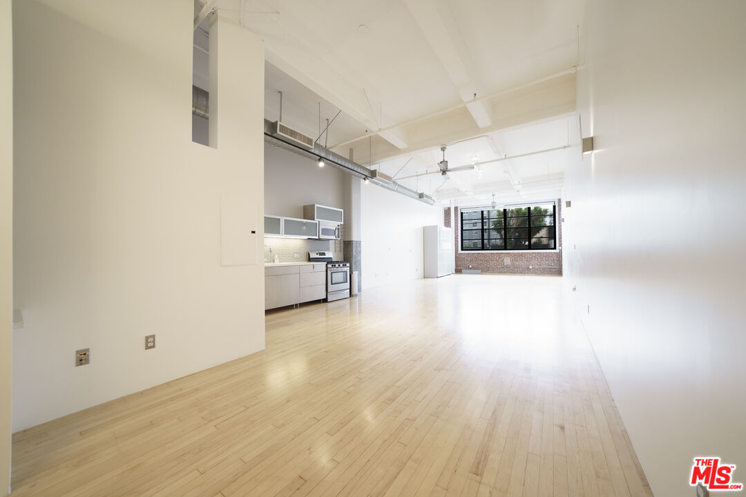 1850 Industrial St Unit: 113