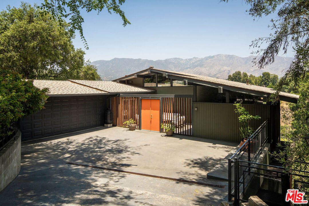 1950 Linda Vista Ave