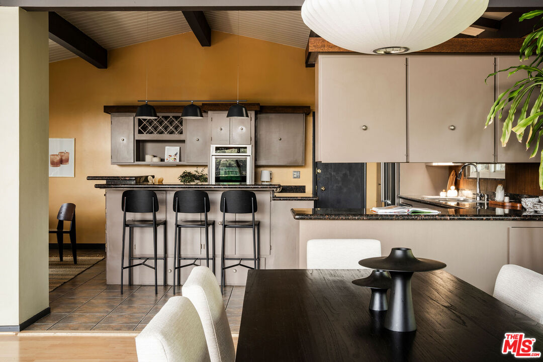 1950 Linda Vista Ave