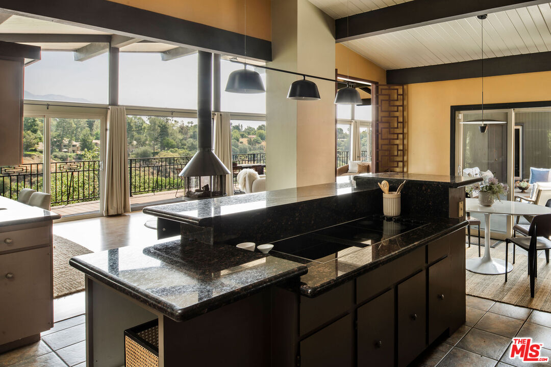 1950 Linda Vista Ave