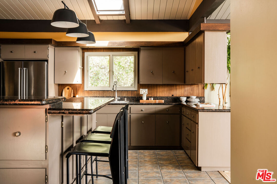 1950 Linda Vista Ave