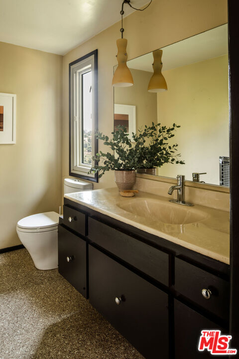 1950 Linda Vista Ave