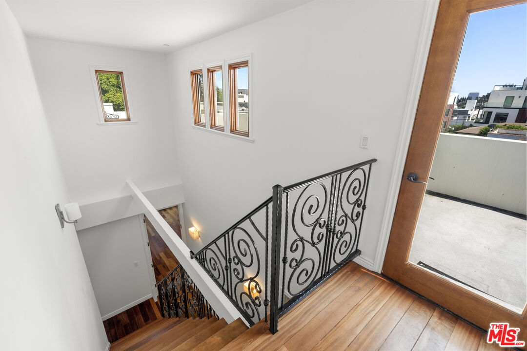 744 N Alfred St Unit: 104