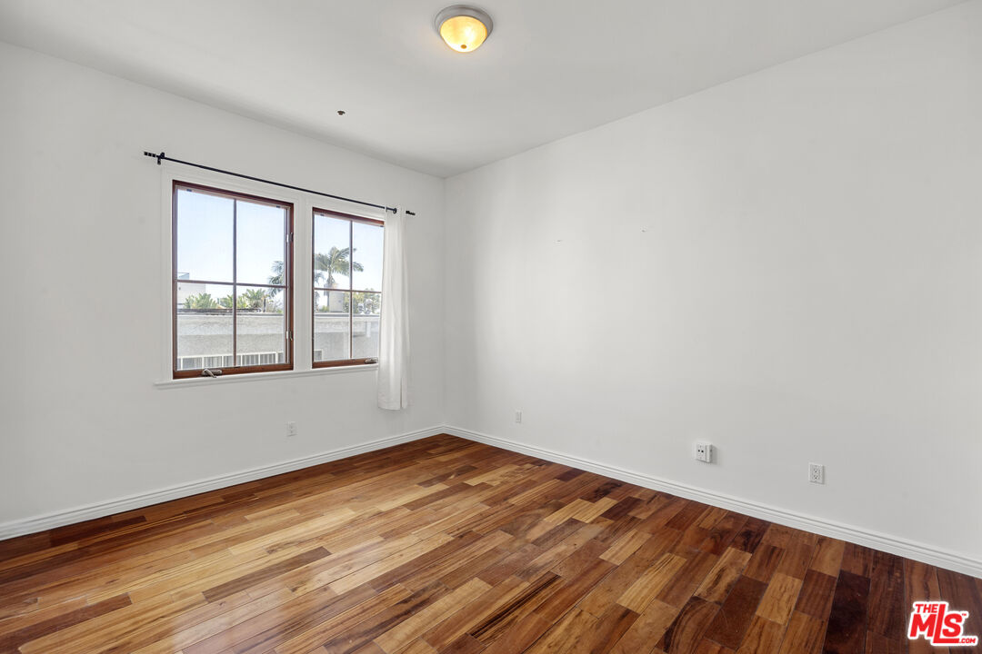 744 N Alfred St Unit: 104