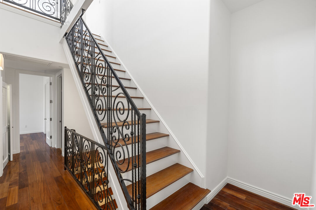 744 N Alfred St Unit: 104