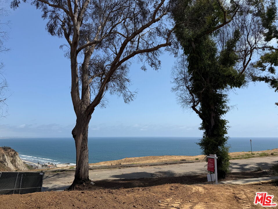 15419 Via De Las Olas