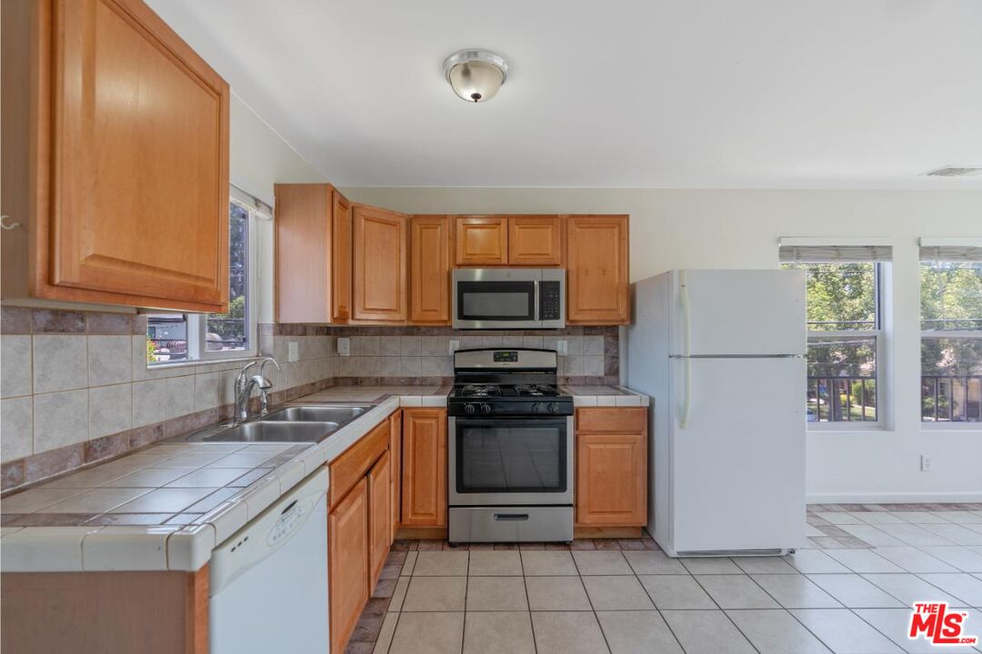 4821 Topanga Canyon Blvd