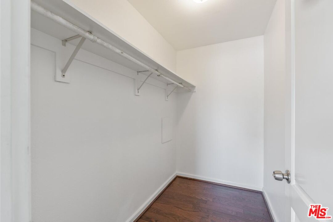 4821 Topanga Canyon Blvd