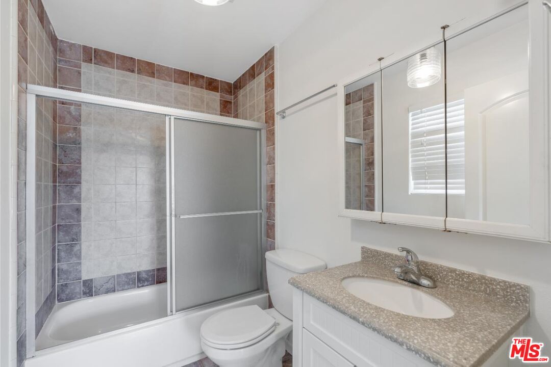 4821 Topanga Canyon Blvd