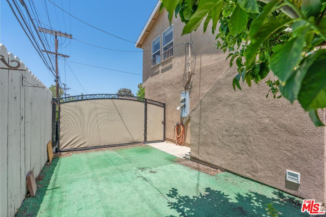 4821 Topanga Canyon Blvd