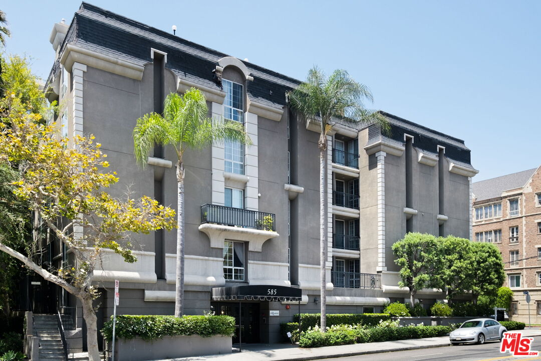 585 N Rossmore Ave Unit: 506