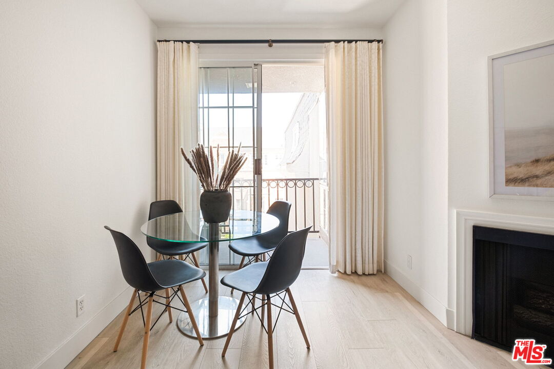 585 N Rossmore Ave Unit: 506