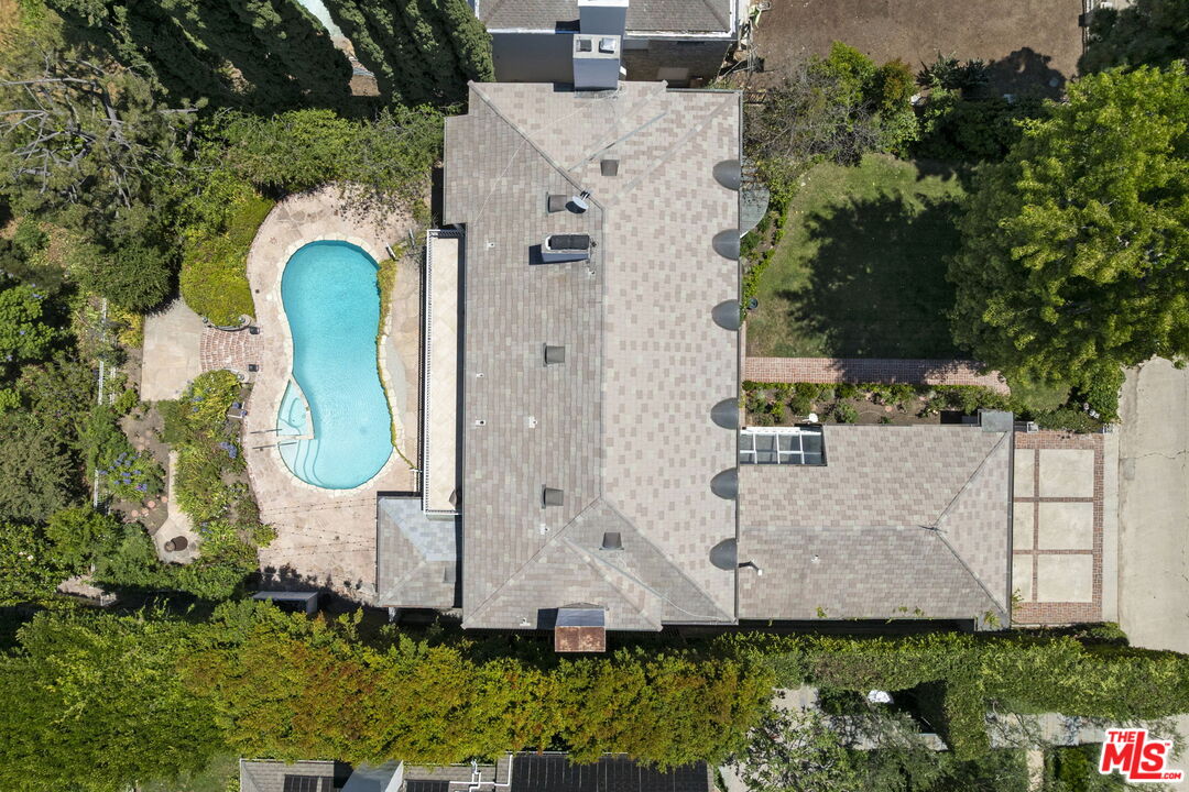 850 Birchwood Dr