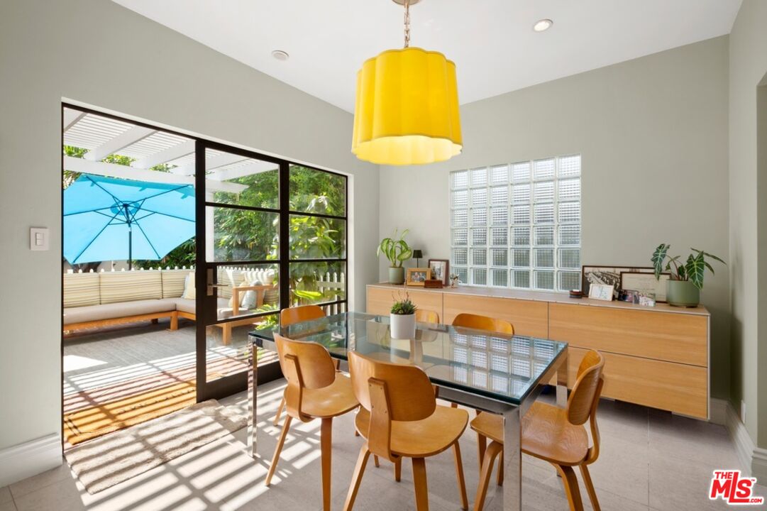 232 N Rodeo Dr