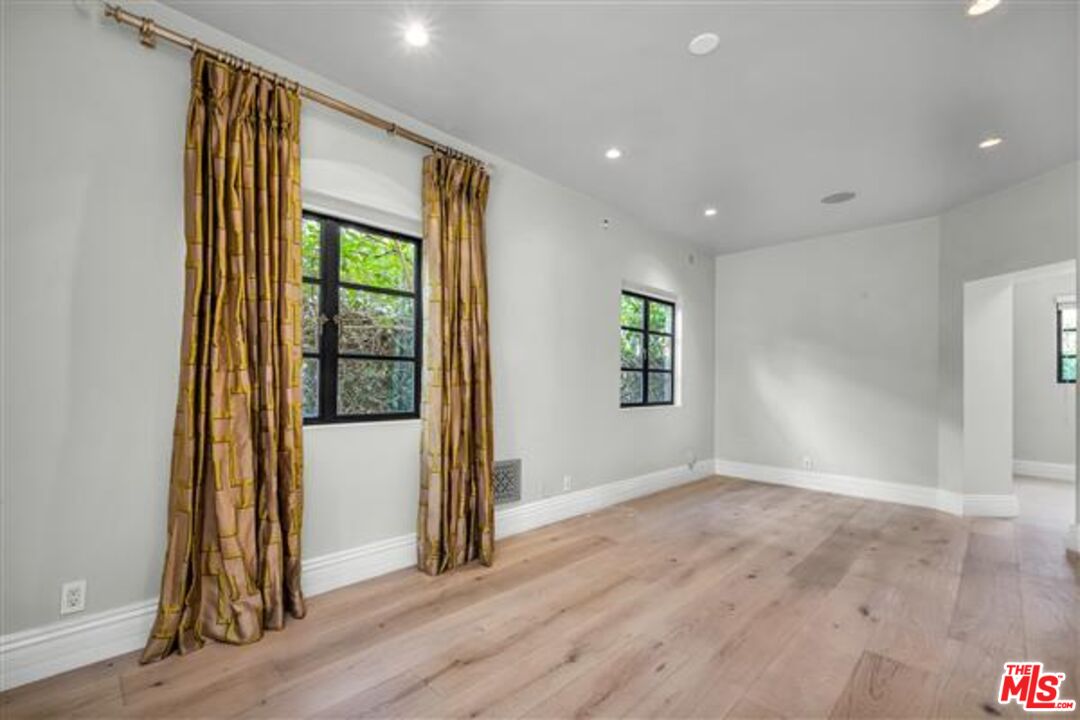 232 N Rodeo Dr