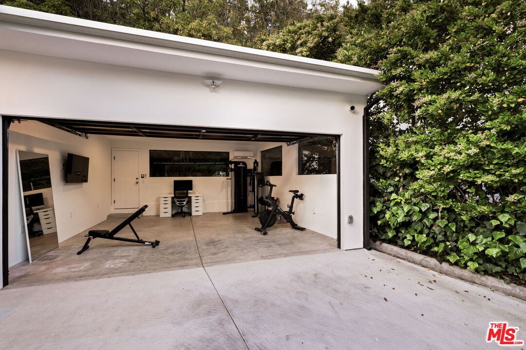 2872 Nichols Canyon Rd