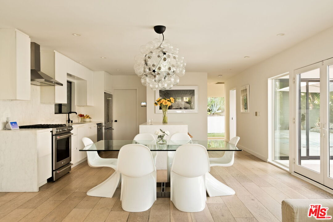 2872 Nichols Canyon Rd