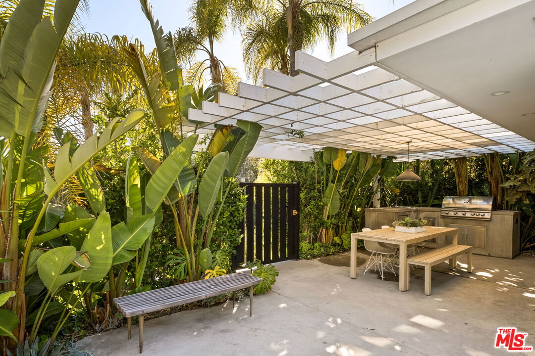 2872 Nichols Canyon Rd