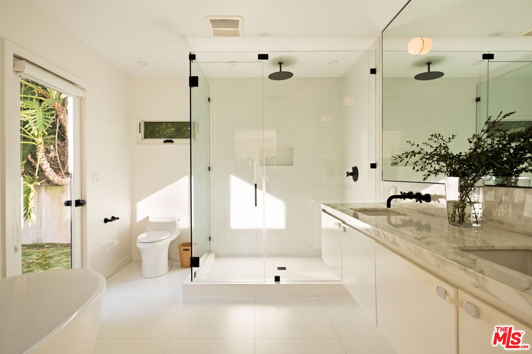 2872 Nichols Canyon Rd