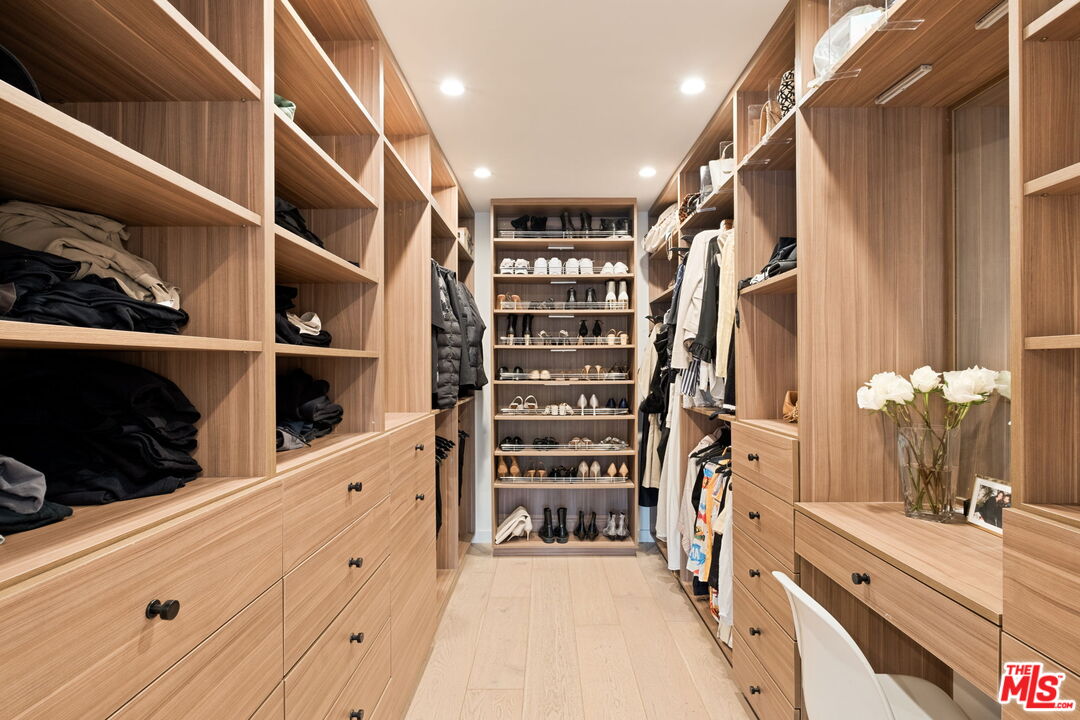 2872 Nichols Canyon Rd