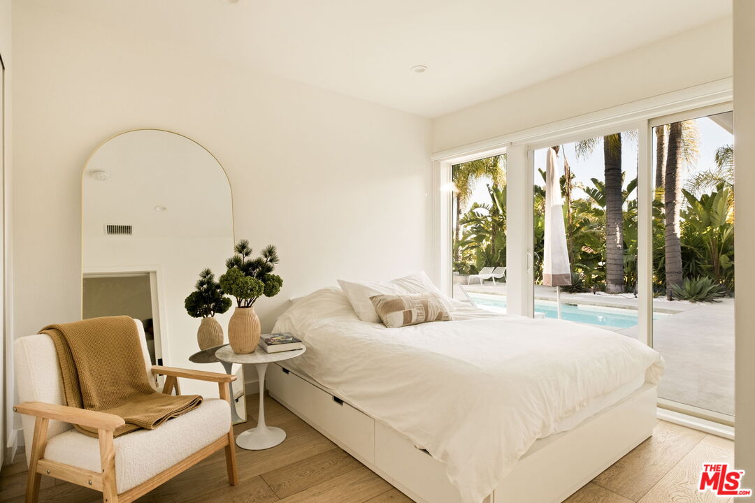 2872 Nichols Canyon Rd