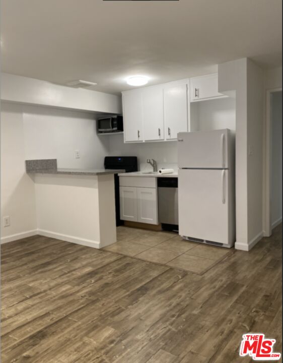 1261 N Laurel Ave Unit: 21