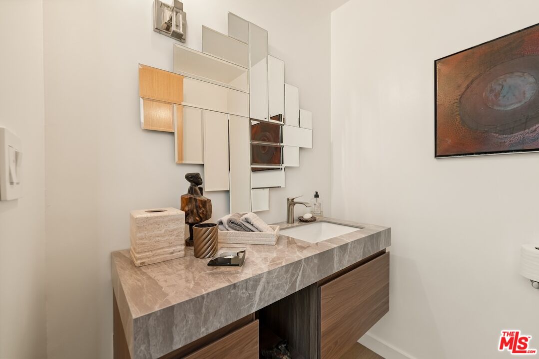 2450 Coldwater Canyon Dr