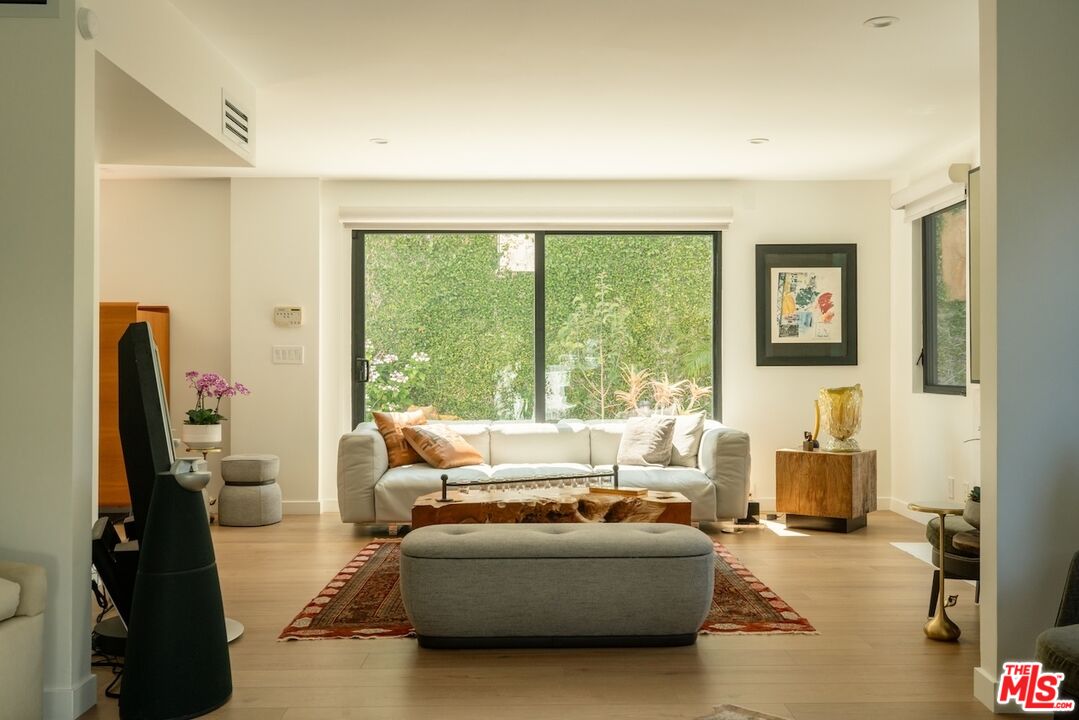 2450 Coldwater Canyon Dr