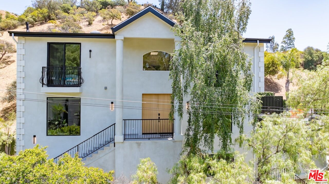 2450 Coldwater Canyon Dr