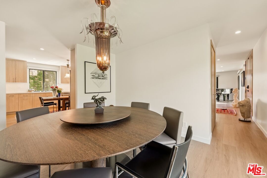 2450 Coldwater Canyon Dr