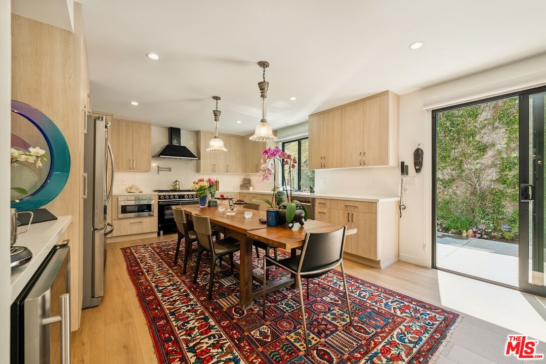 2450 Coldwater Canyon Dr